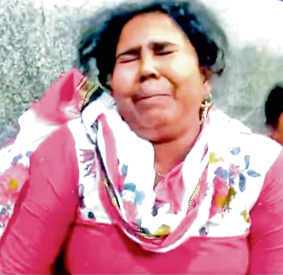 दिनदहाड़े महिला ने युवक की धारदार हथियार से कर दी हत्या, गिरफ्तार