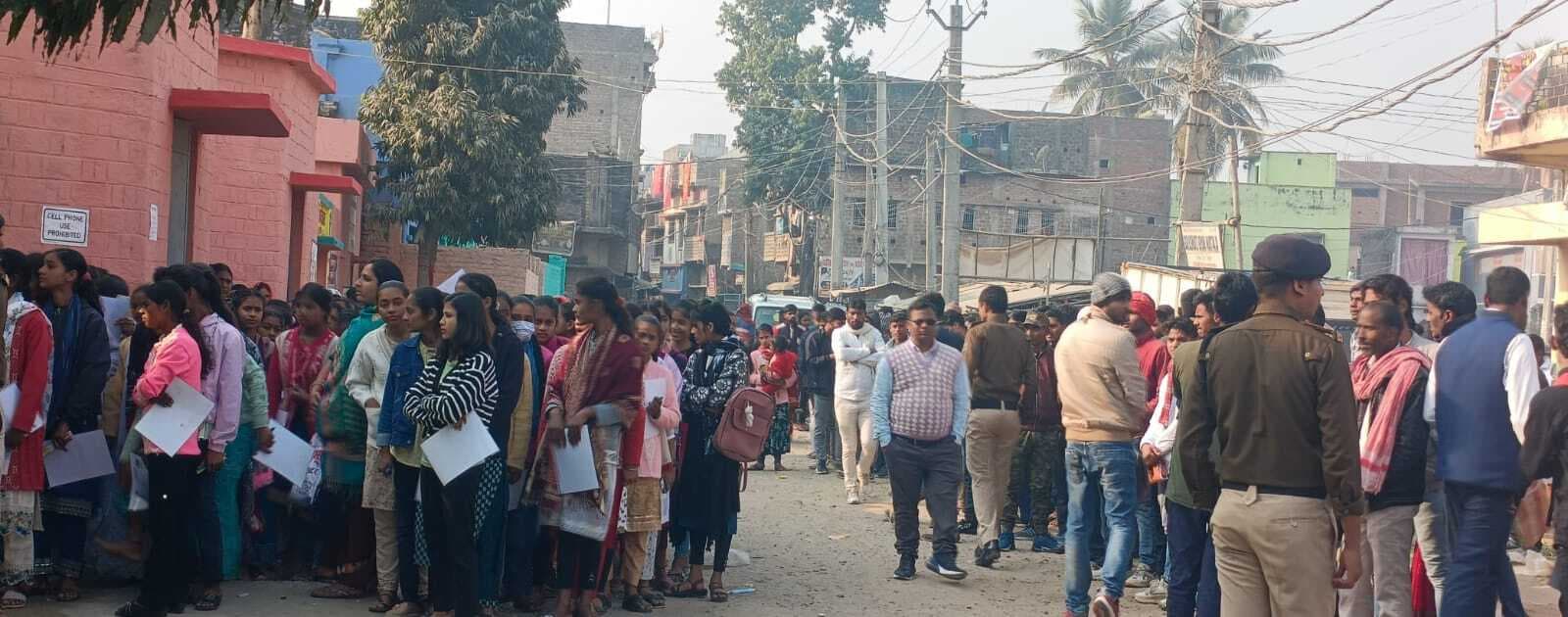 तीसरे दिन भी स्वच्छ वातावरण में कदाचारमुक्त हुई मैट्रिक की परीक्षा