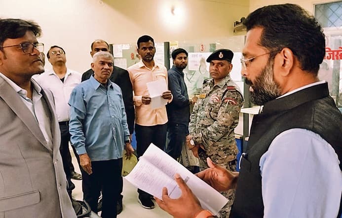 Gopalganj News  : डीटीओ कार्यालय की जांच में मिली गड़बड़ी, आइटी मैनेजर के कार्यों की जांच के लिए टीम का हुआ गठन