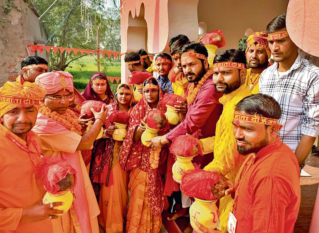 देवी मंदिर प्राणप्रतिष्ठा को लेकर निकाली गयी कलशयात्रा