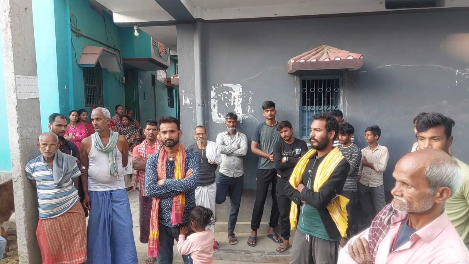 महाकुंभ स्नान करने गये तीन लोगों की मौत, दो जख्मी