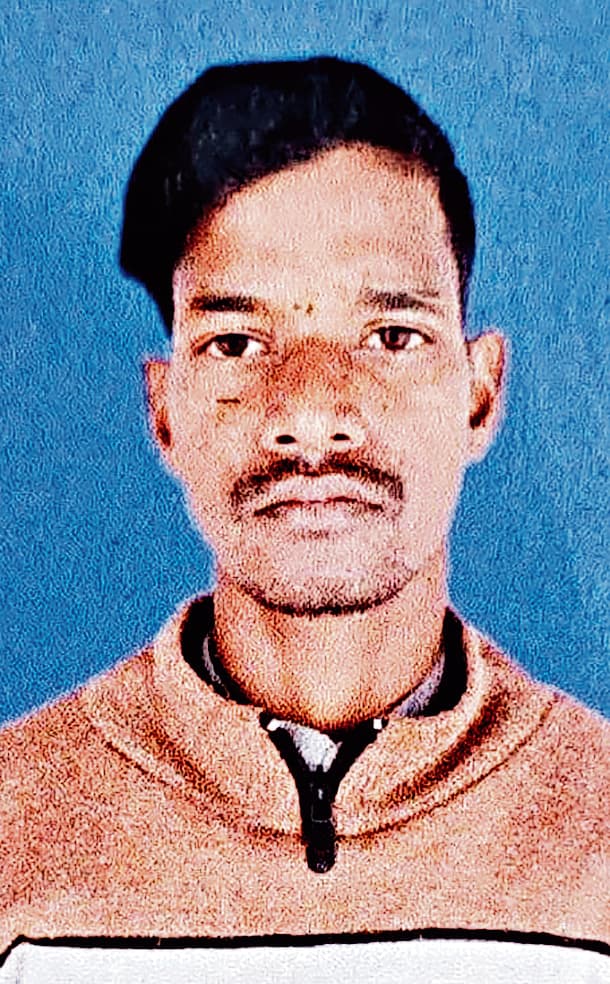 Seraikela Kharsawan news : आपसी विवाद में चाकूबाजी से पुत्र की मौत, पिता गंभीर