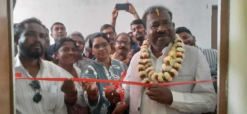 East Singhbhum news : ग्रामीणों में अध्ययन व सीखने की प्रवृत्ति बढ़ायेगा ज्ञान केंद्र : मंत्री