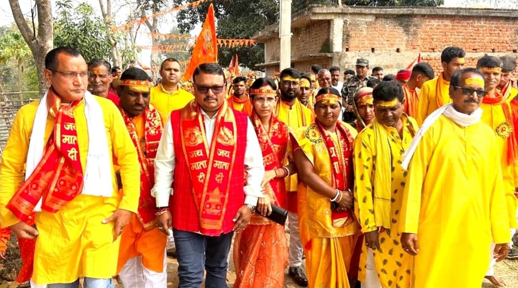 श्रीश्री 108 शिव, हनुमंत प्राण प्रतिष्ठा महायज्ञ को लेकर निकाली कलशयात्रा