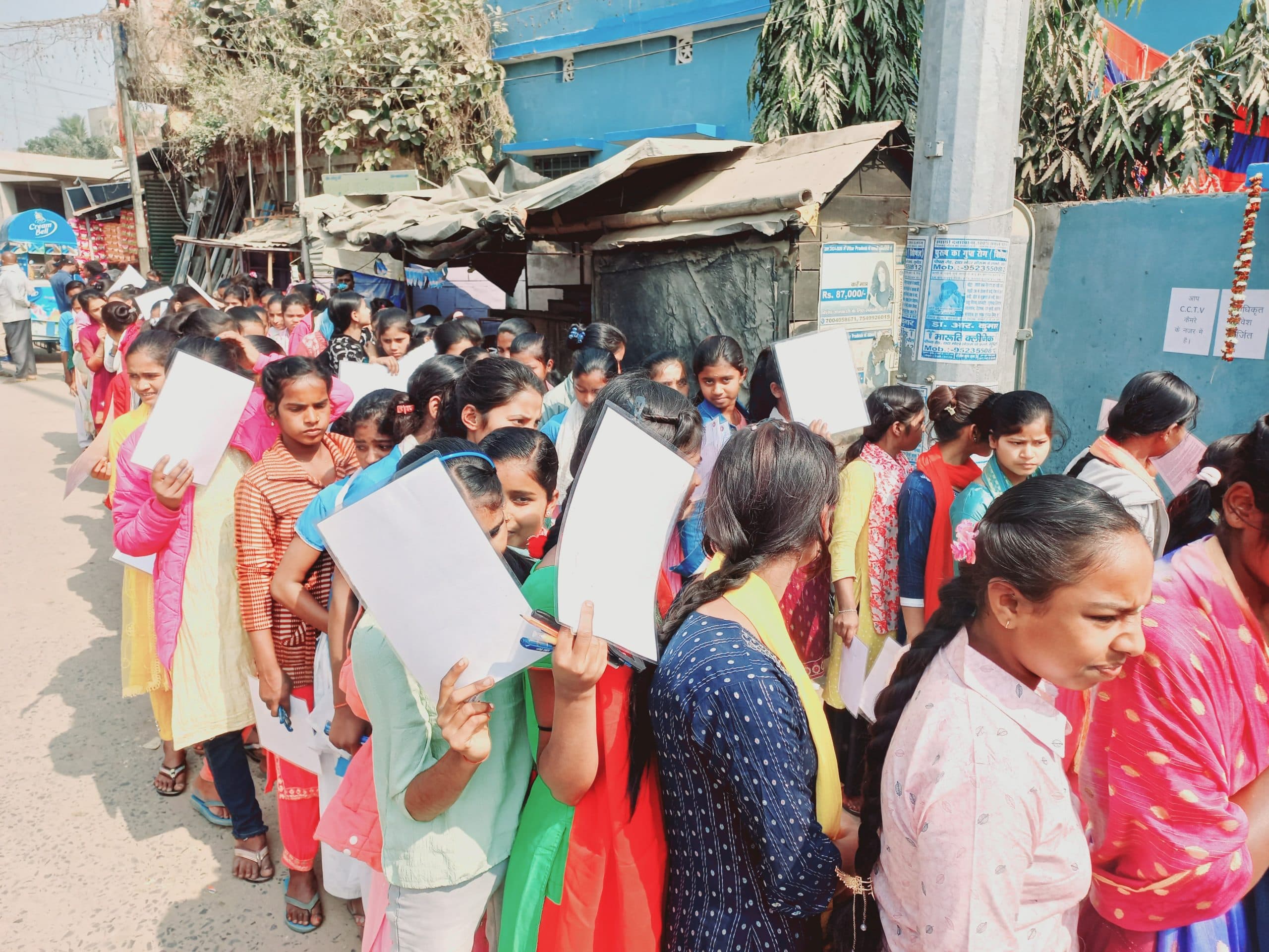 निर्मली अनुमंडल में शांतिपूर्वक मैट्रिक परीक्षा का हो रहा आयोजन