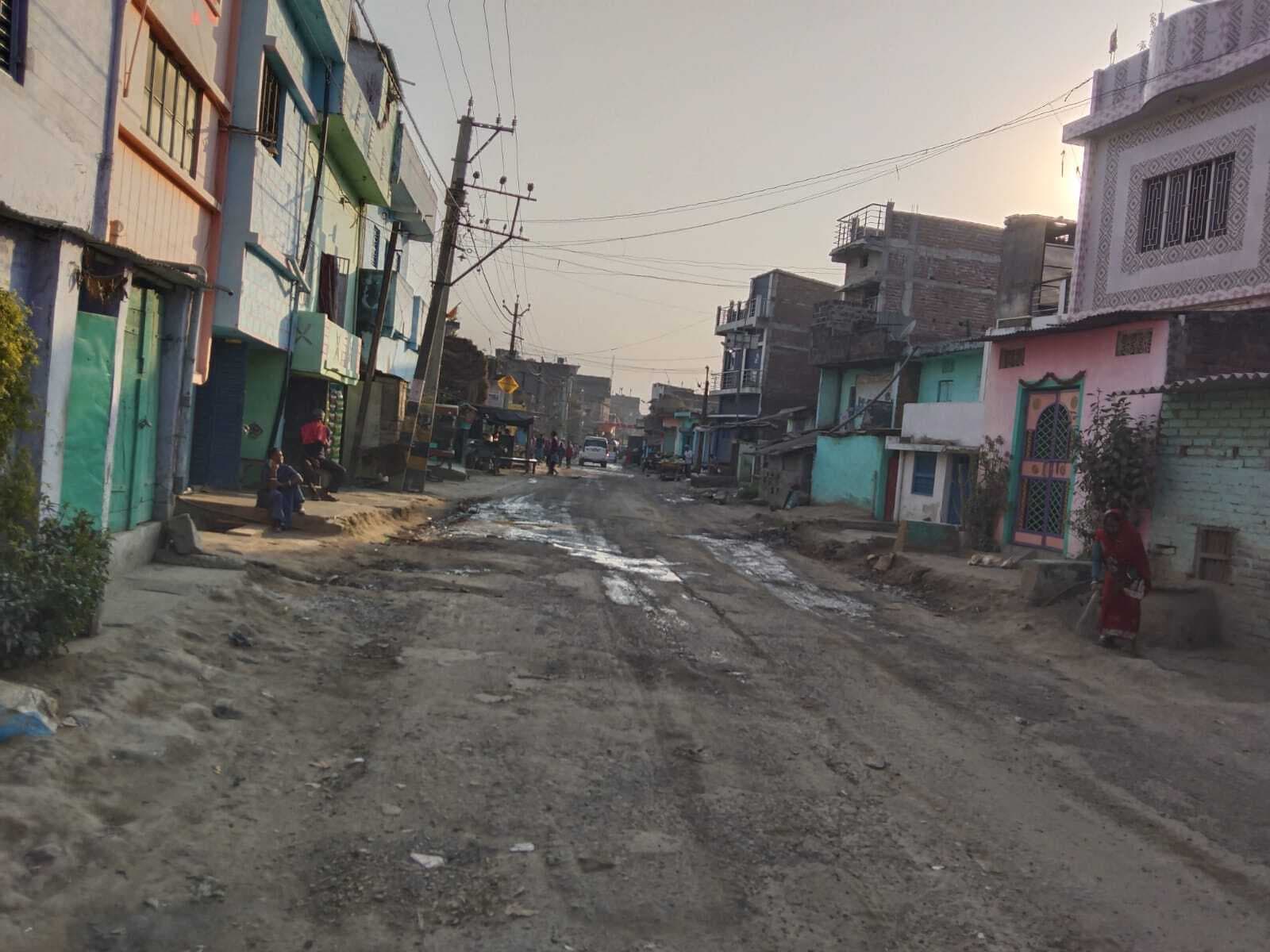 नाला निर्माण के लिए किऊल रोड की मापी शुरू, हटेगा अवैध कब्जा