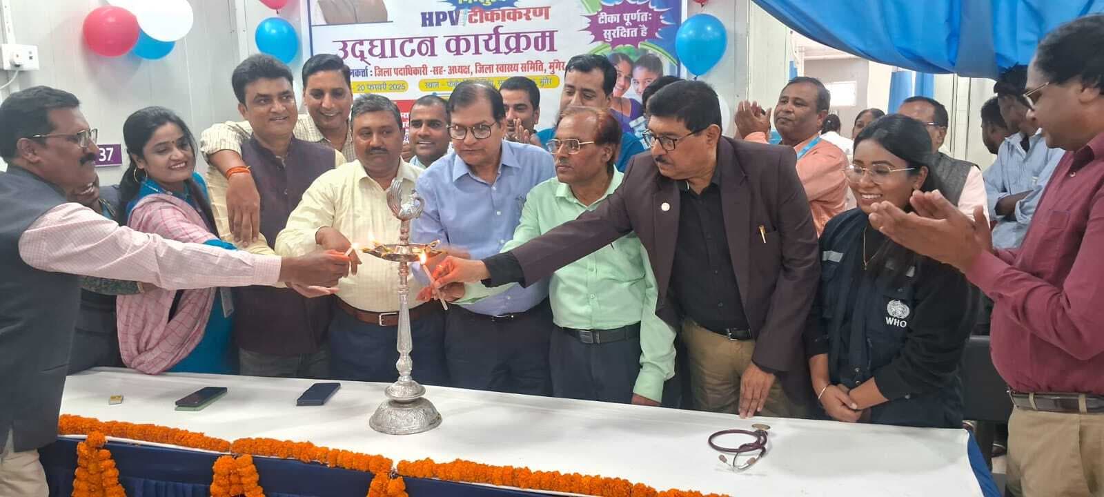 कन्या मध्य विद्यालय की 9 से 14 आयु वर्ग के 78 छात्राओं को लगा एचपीभी का टीका