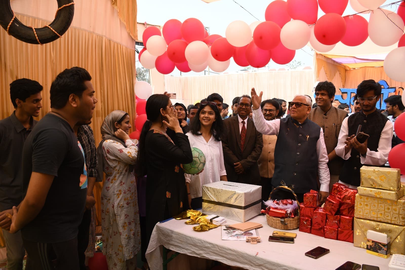 छात्रों के समग्र विकास के लिए जरूरी है खेल व सांस्कृतिक गतिविधियां: डॉ करीम