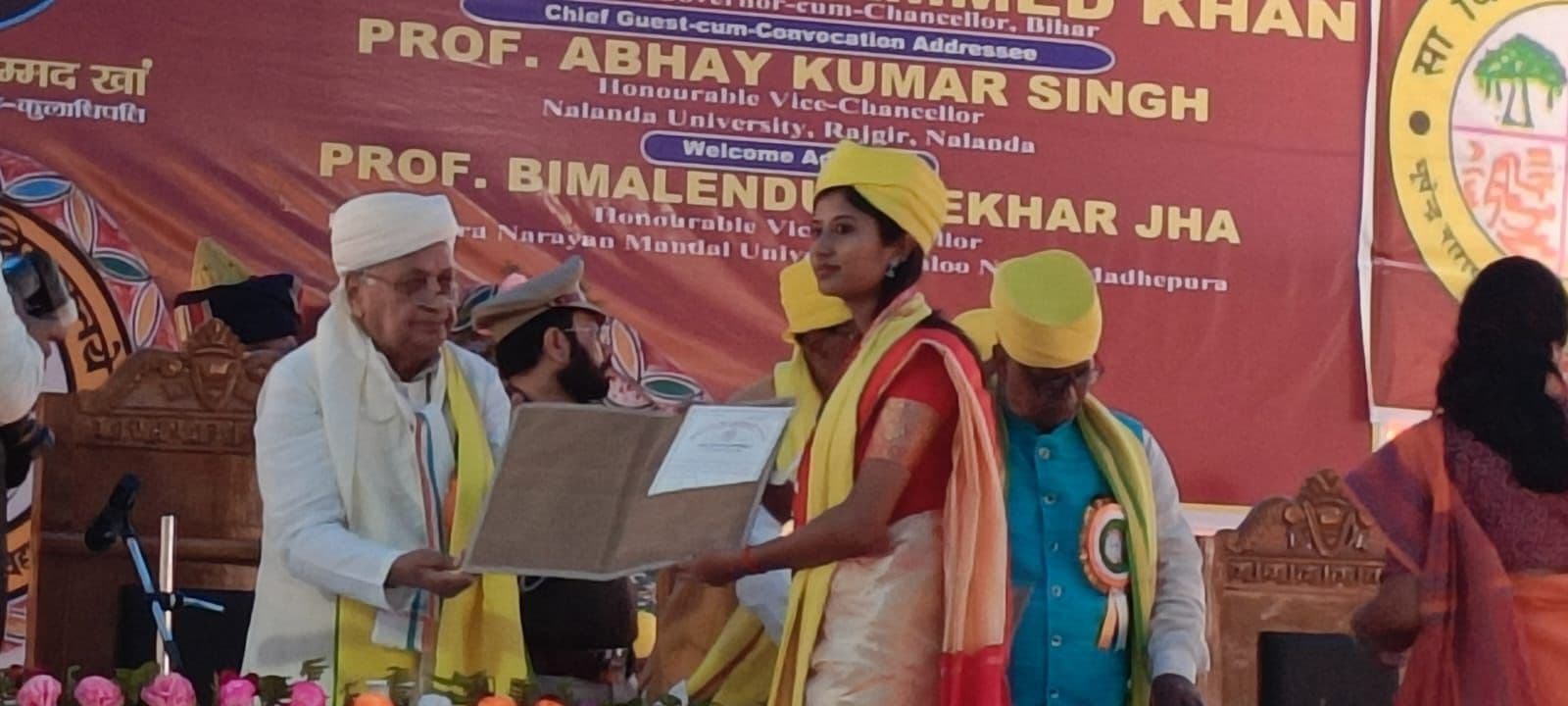 संगीत विषय में गोल्ड मेडलिस्ट निशु भारती कुलाधिपति के हाथों हुई सम्मानित