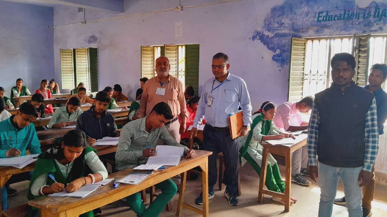 पर्यवेक्षक ने कदाचार मुक्त परीक्षा संचालन का किया दावा