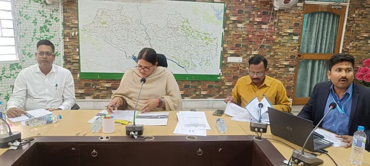 अस्पताल में मरीजों को दें बेहतर स्वास्थ्य सुविधाएं : डीसी