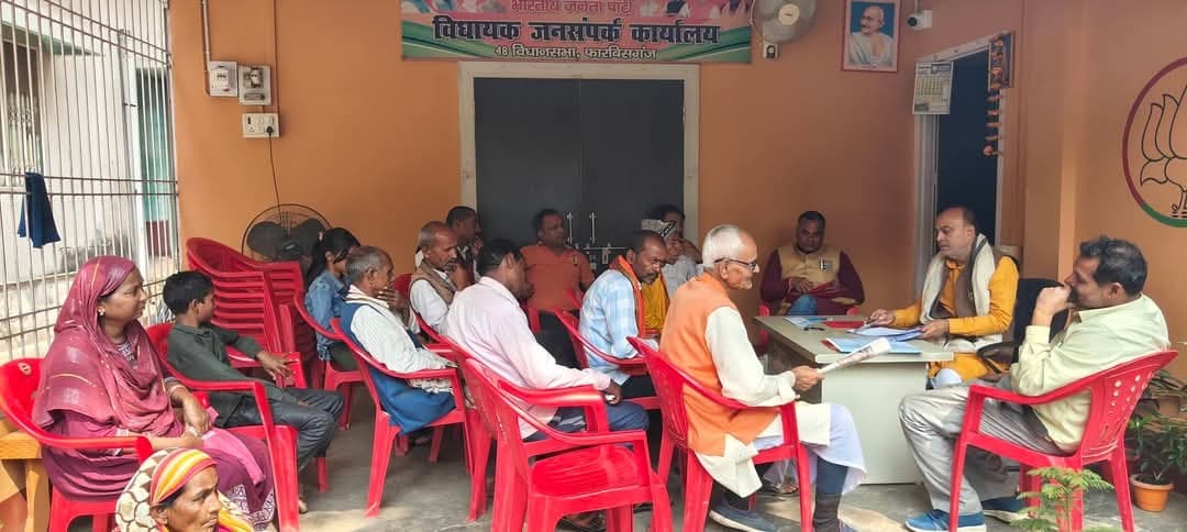 सीएम रेखा गुप्ता को विधायक ने दी बधाई