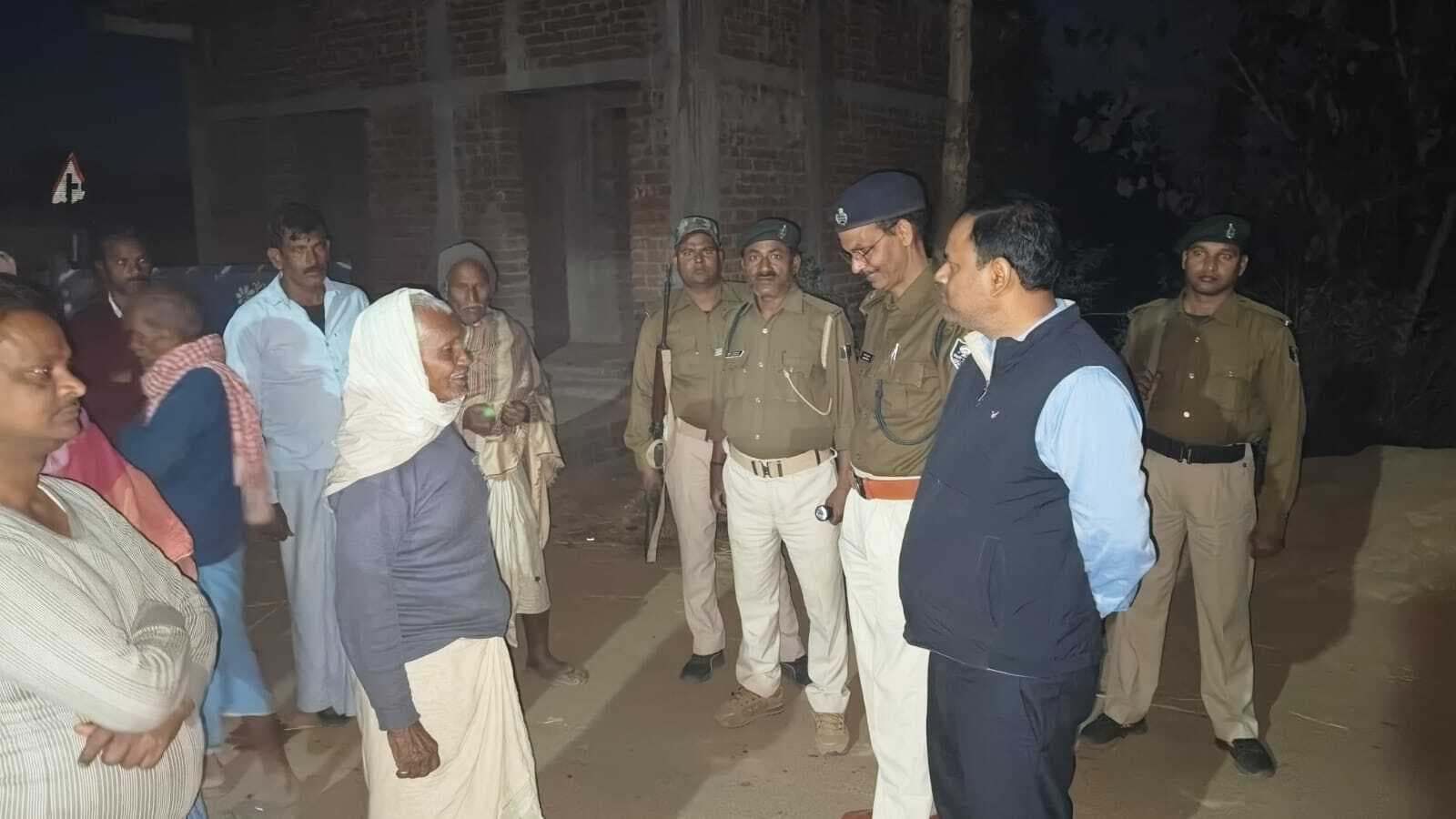 असामाजिक तत्वों की गिरफ्तारी को लेकर पुलिस कर रही है छापेमारी