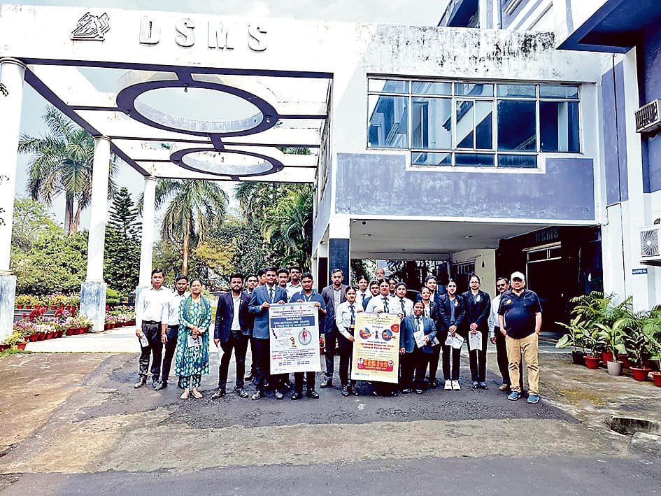 कृत्रिम अंग प्रत्यारोपण कैंप की सफलता को निकाली रैली