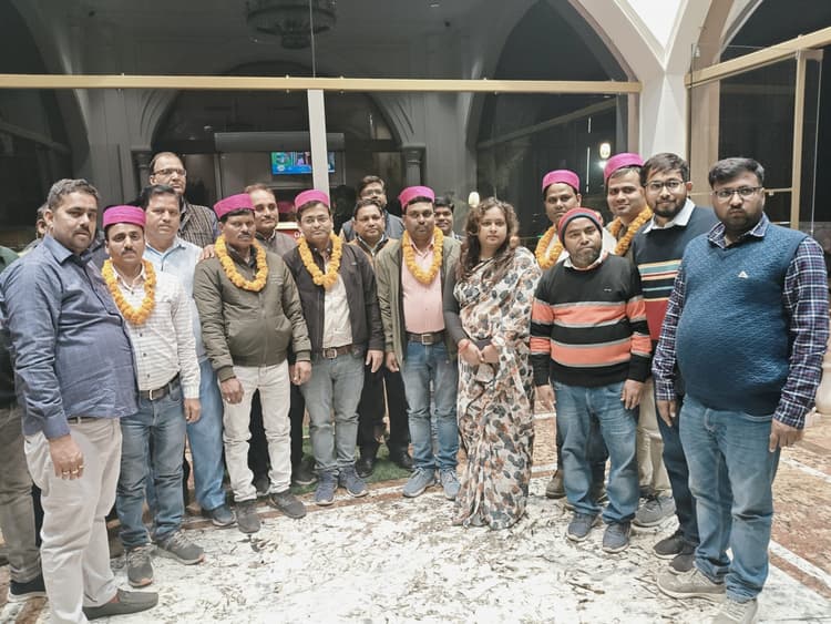 Madhubani News : छह कनीय अभियंताओं को दी विदाई