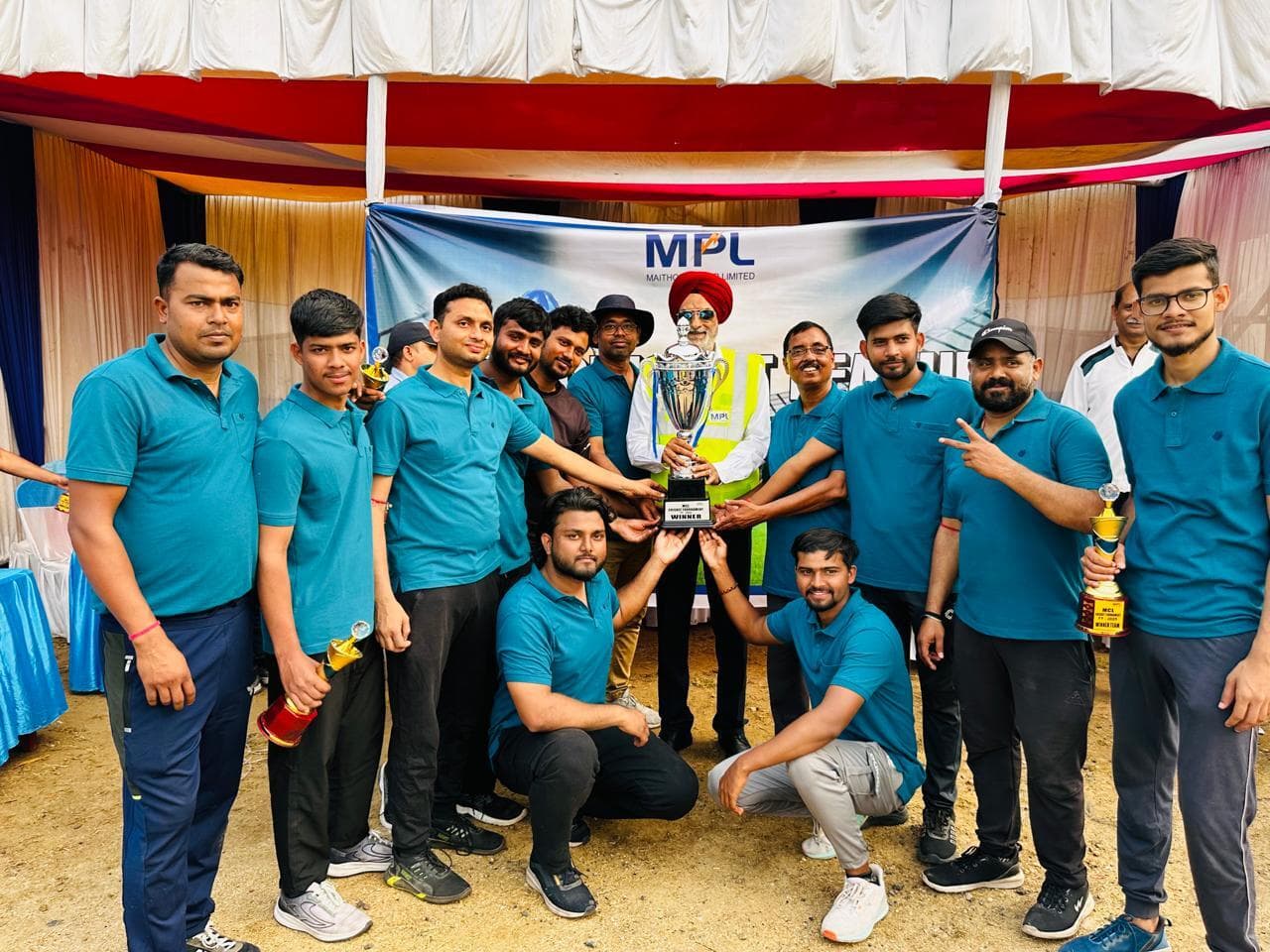 Dhanbad News: एमपीएल क्रिकेट लीग : पुरुष में टीम-03 व महिला में टीम-01 बनी विजेता