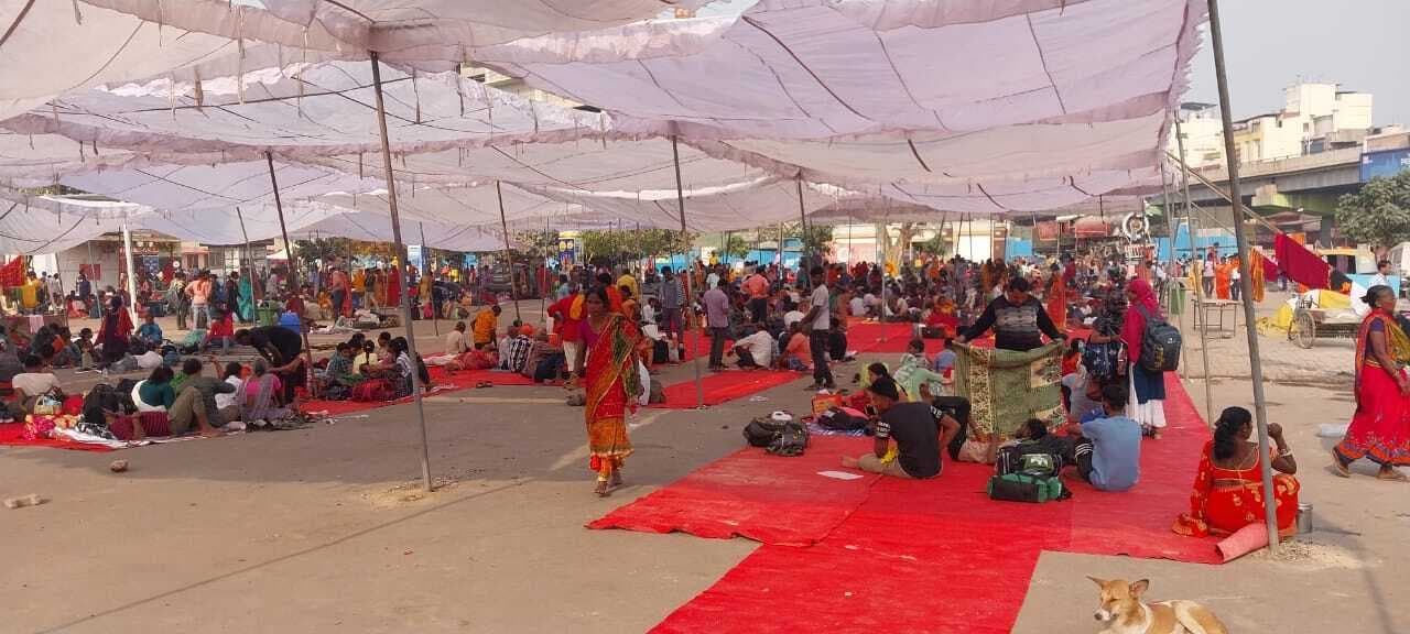 महाशिवरात्रि की तैयारी में जुटे श्रद्धालु