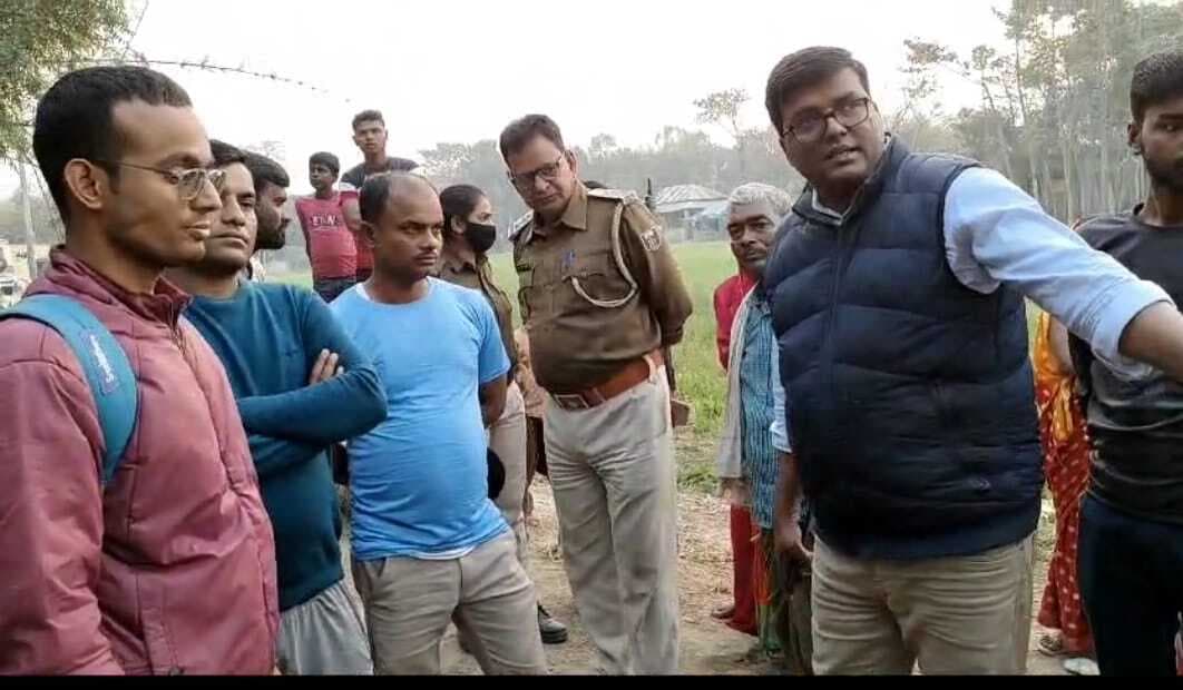 सीओ ने सड़क से अतिक्रमण हटाया, आवगामन में होगी सुविधा