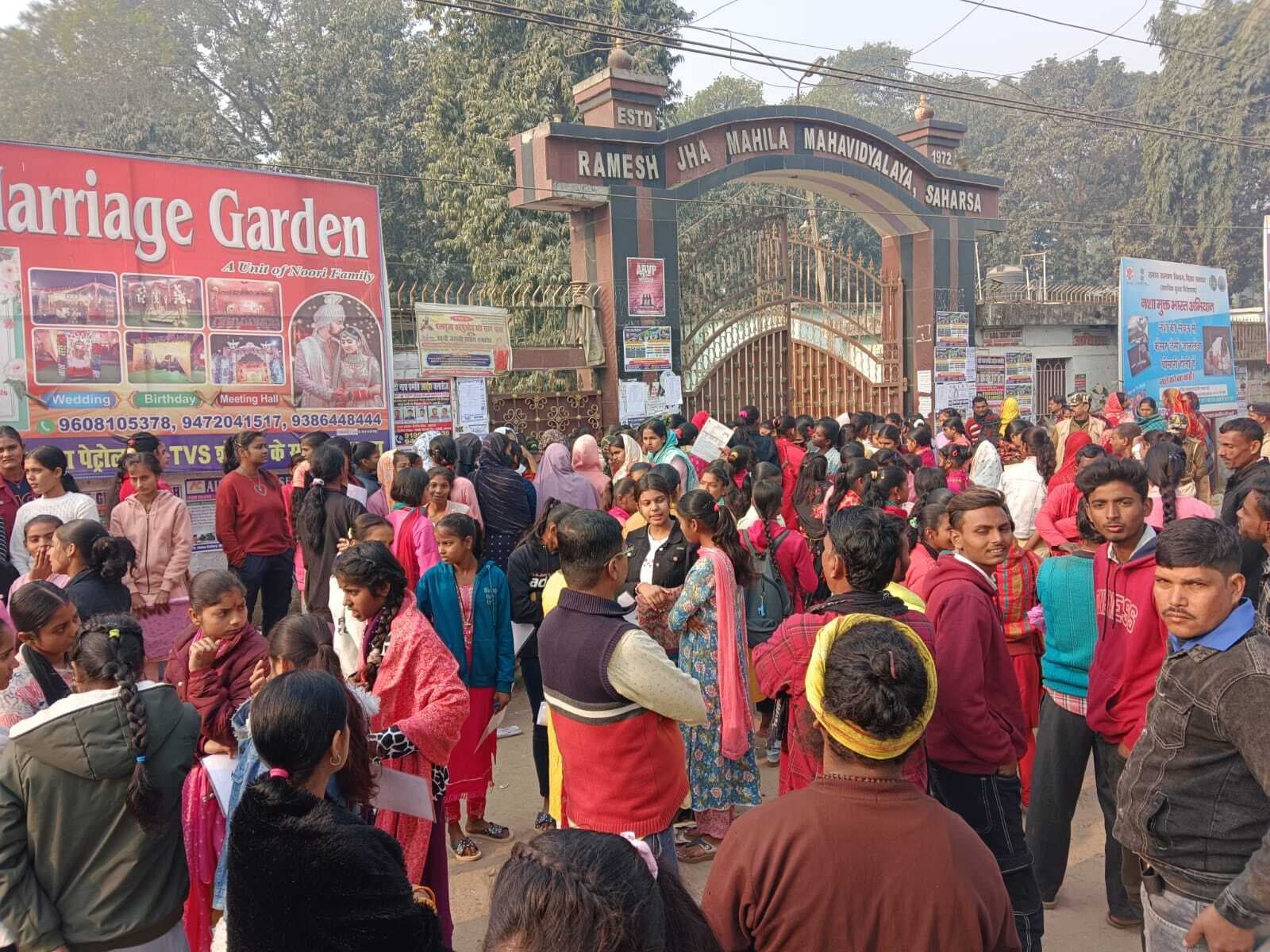 पांचवें दिन गणित विषय की हुई परीक्षा, प्रियव्रत हाई स्कूल से तीन मुन्नाभाई धराये