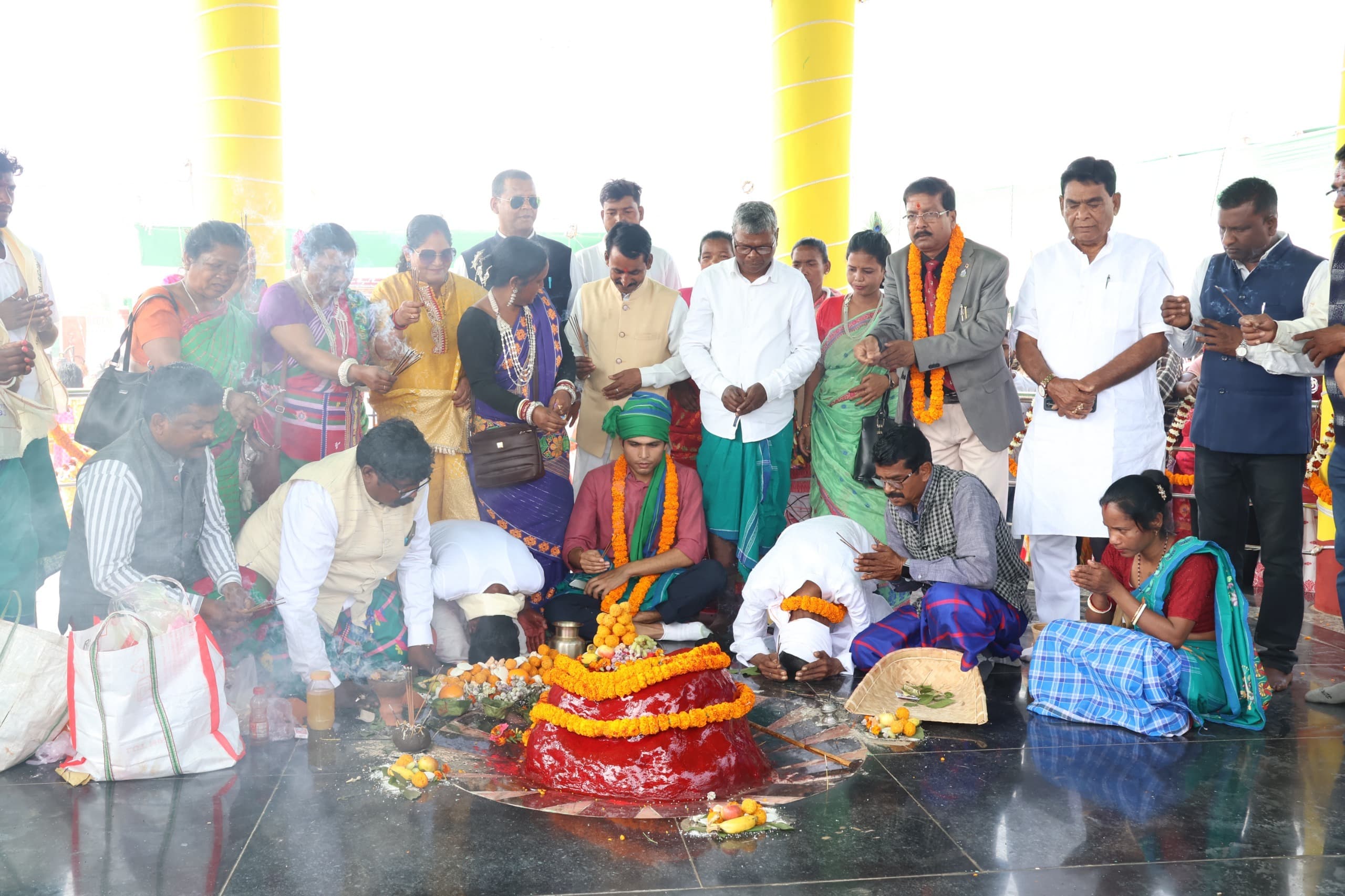 Lead News : सिंगा-सकवा व मदानभेरी की गूंज के बीच हिजला मेला शुरू