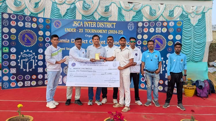 Cricket : सिमडेगा की लगातार दूसरी जीत, दुमका को हराया