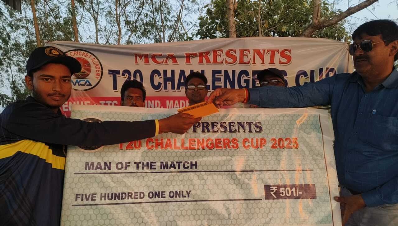 नॉकआउट मैच में डीसीए देवघर की टीम विजयी