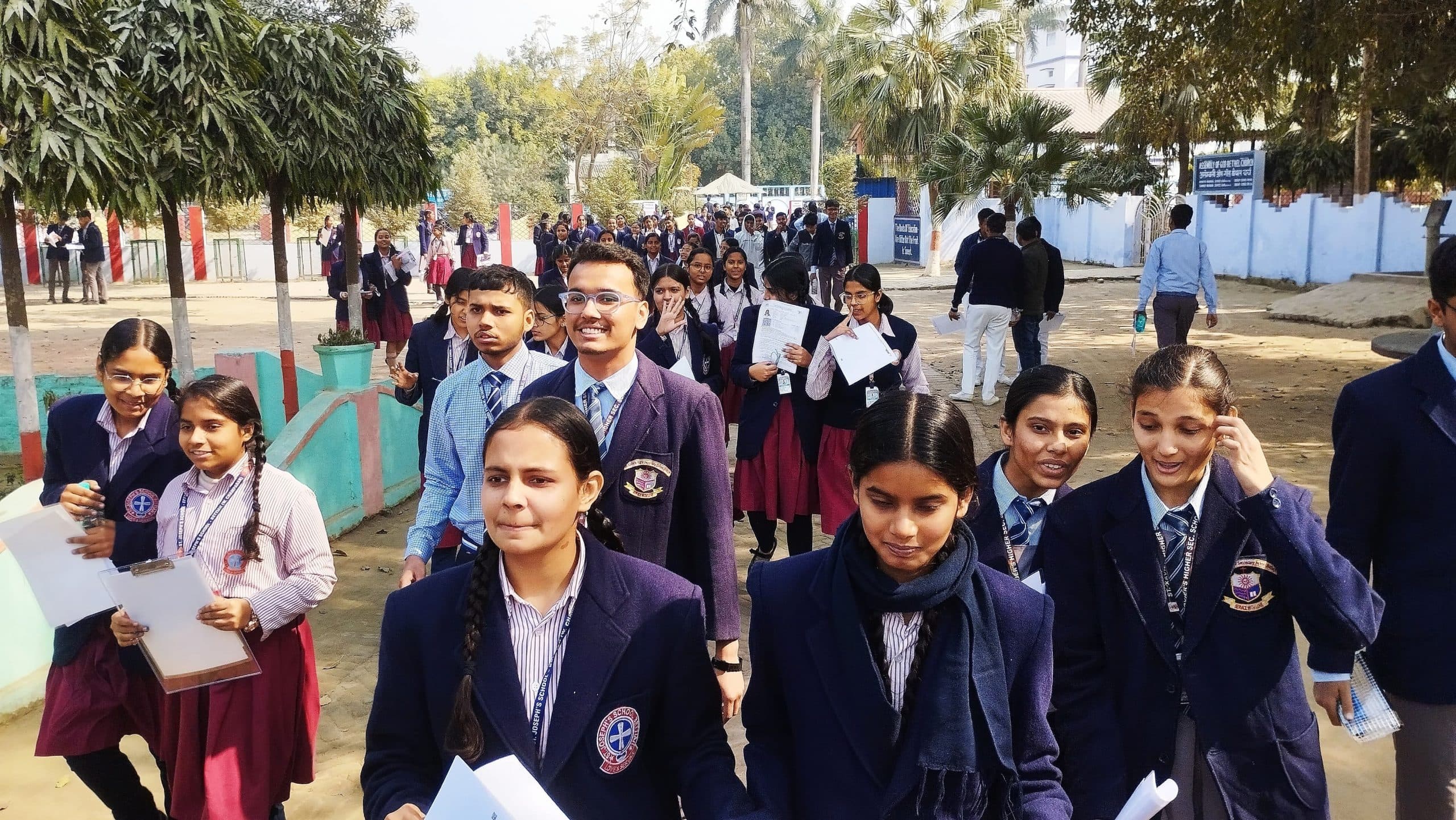 केंद्रीय माध्यमिक शिक्षा बोर्ड की दसवीं और बारहवीं की परीक्षाएं जारी