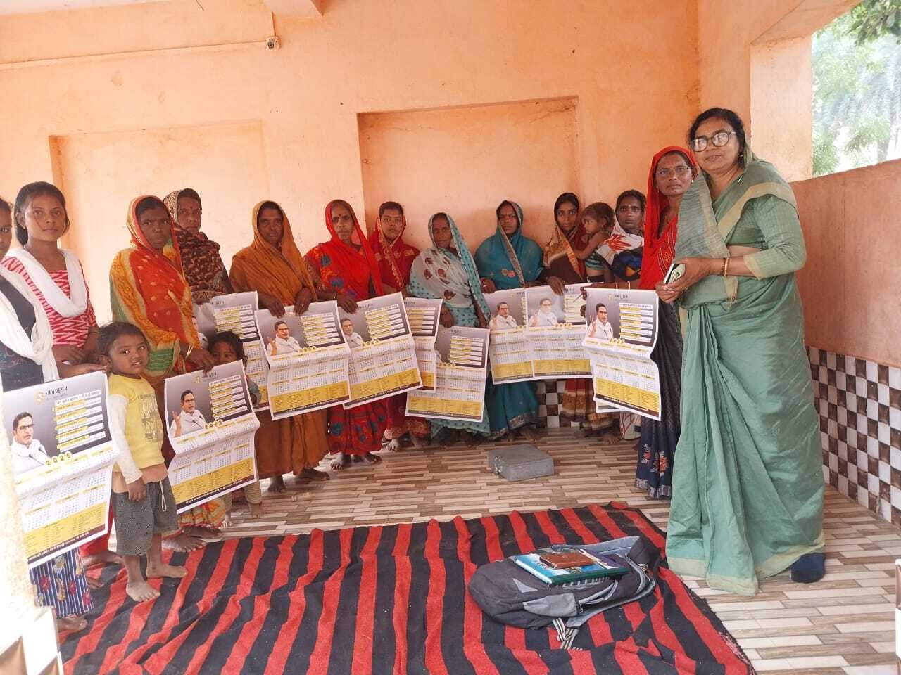 लोगों से मिलकर जनसुराज ने सुनी समस्या