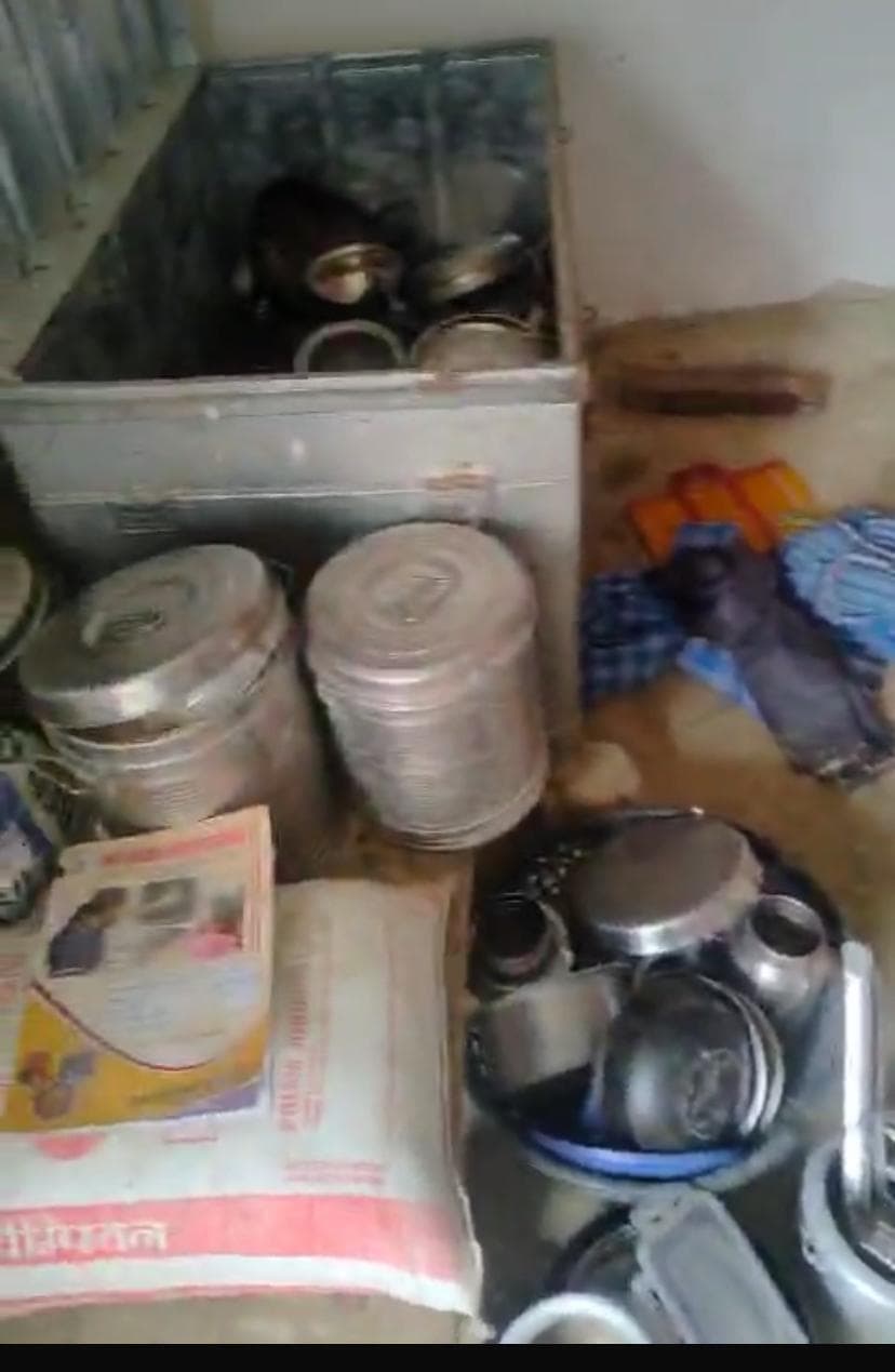 कंपाउंडर के घर आभूषण सहित चार लाख की चोरी