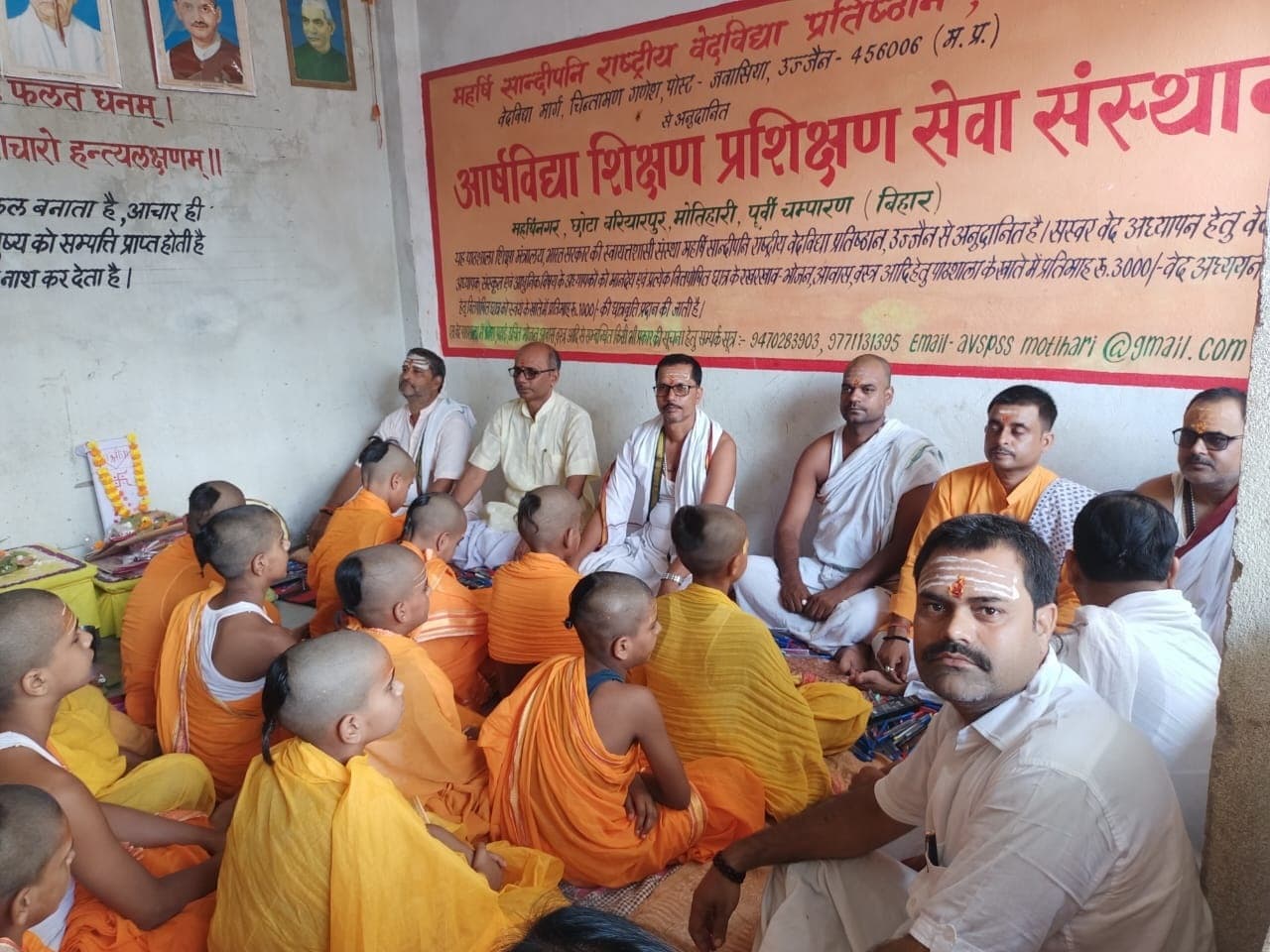 मातृभाषा वह दर्पण है, जिसमें व्यक्ति की संस्कृति व सभ्यता झलकती है