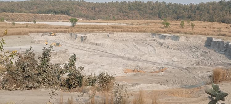 Bokaro News : पांच दिनों से छाई की ढुलाई बंद, बढ़ी परेशानी