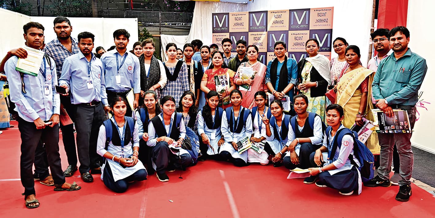 Jamshedpur News : रेडियंट झारखंड का समापन आज, दूसरे दिन 4000 लोगों ने किया प्रदर्शनी का अवलोकन