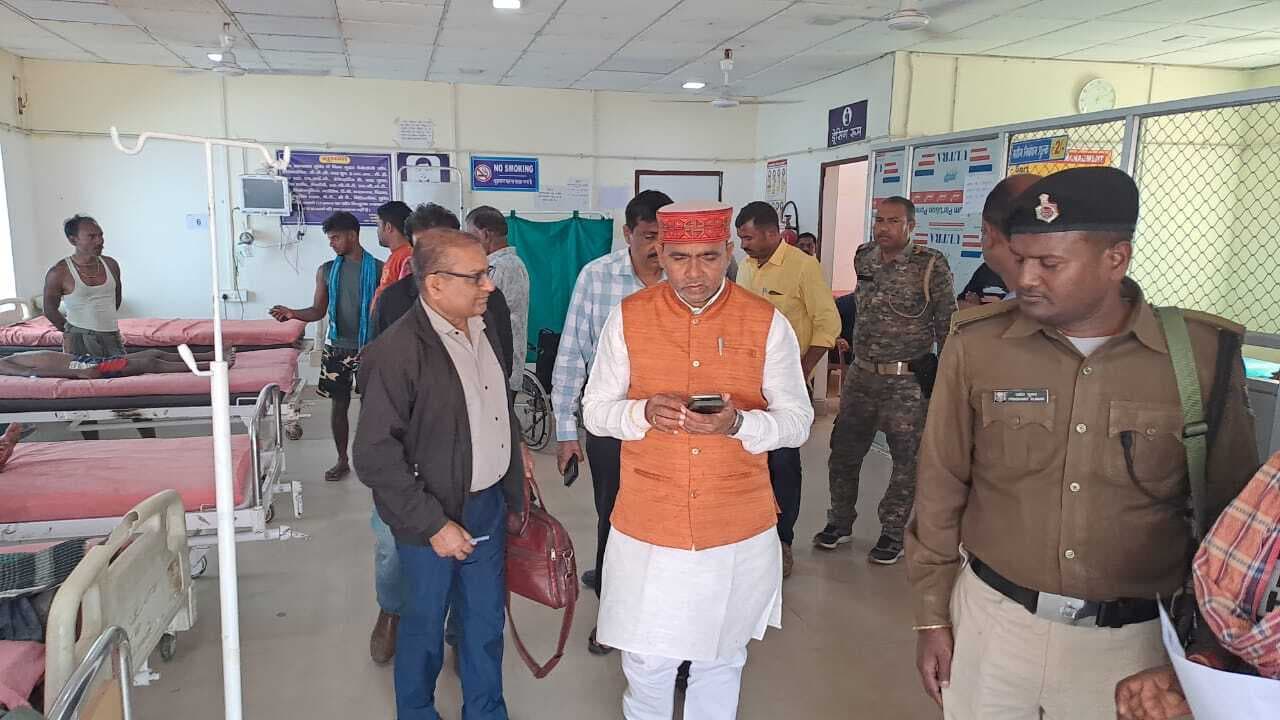 भैंसों को नहलाने गये बालक की गंगा में डूबने से मौत