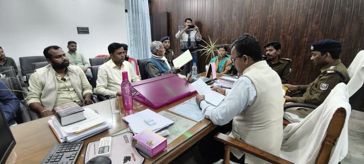 एससी एसटी के हितों की रक्षा करना सभी का कर्तव्य : एसडीएम