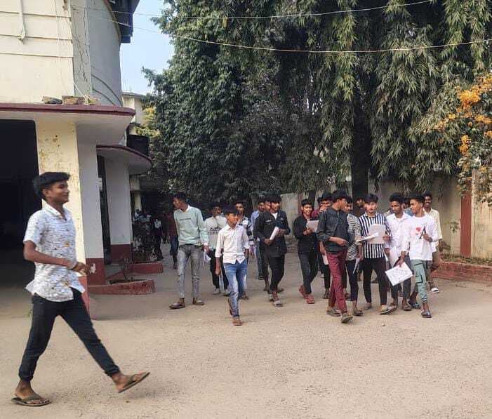 मैट्रिक के 648 परीक्षार्थियों ने छोड़ी अंग्रेजी विषय की परीक्षा