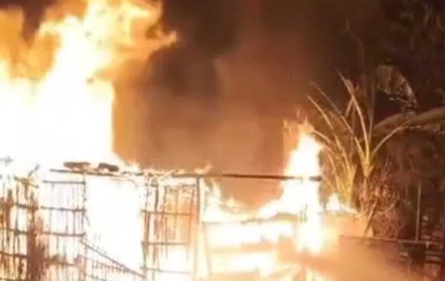 चाय दुकान में लगी आग, मची अफरातफरी