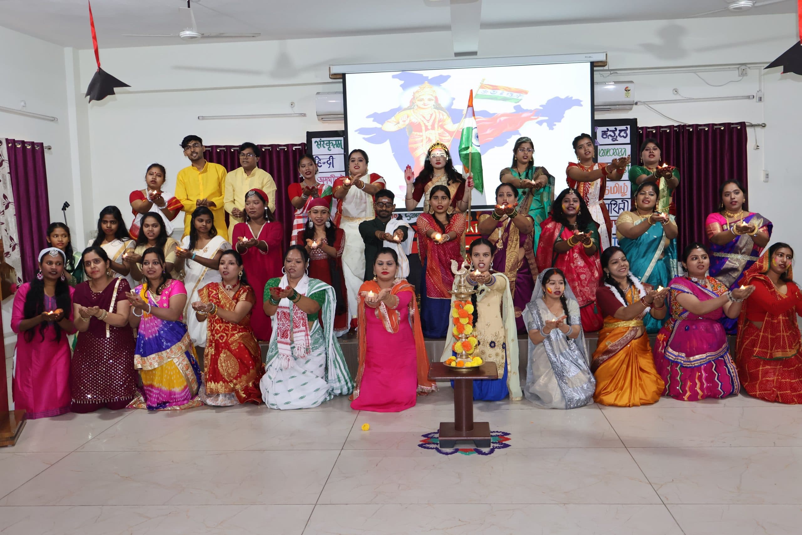 Jamshedpur news. डीबीएमएस कॉलेज ऑफ एजुकेशन में अंतरराष्ट्रीय मातृभाषा दिवस आयोजित