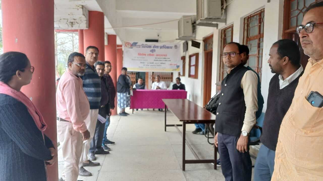 लोक अदालत में चार मामलों का निष्पादन