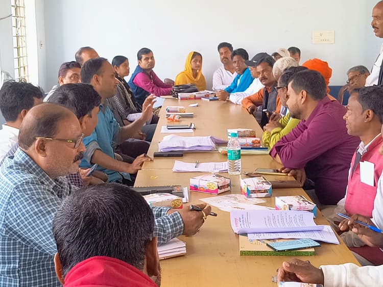 बलिया बेलौन क्षेत्र का मुद्दा पंचायत समिति की बैठक में उठाया