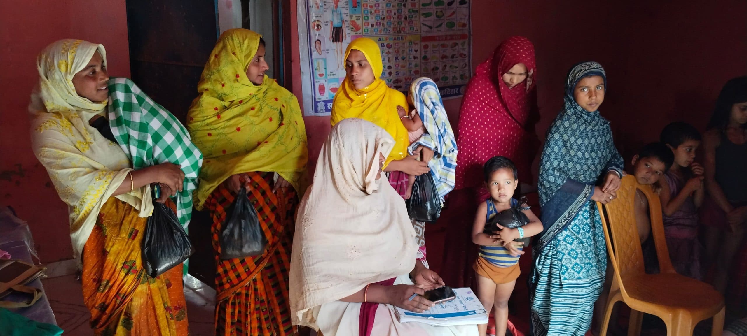 आंगनबाड़ी में सूखा राशन कम देने का लाभुकों ने लगाया आरोप