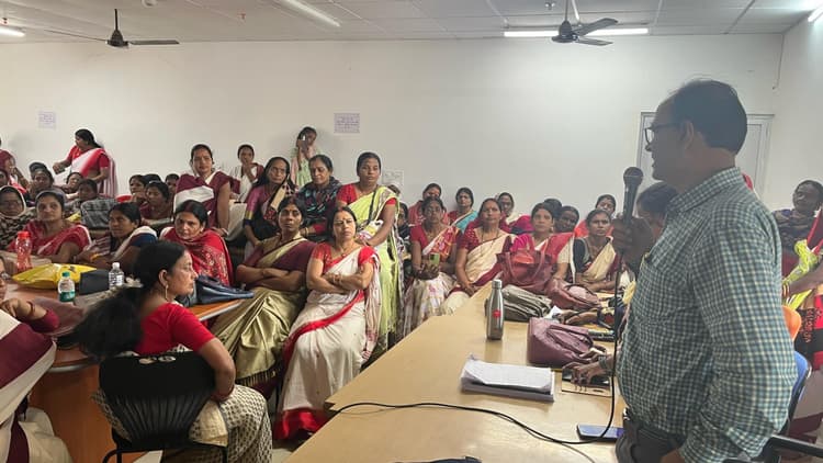 सेविकाओं को दिया गया प्रशिक्षण