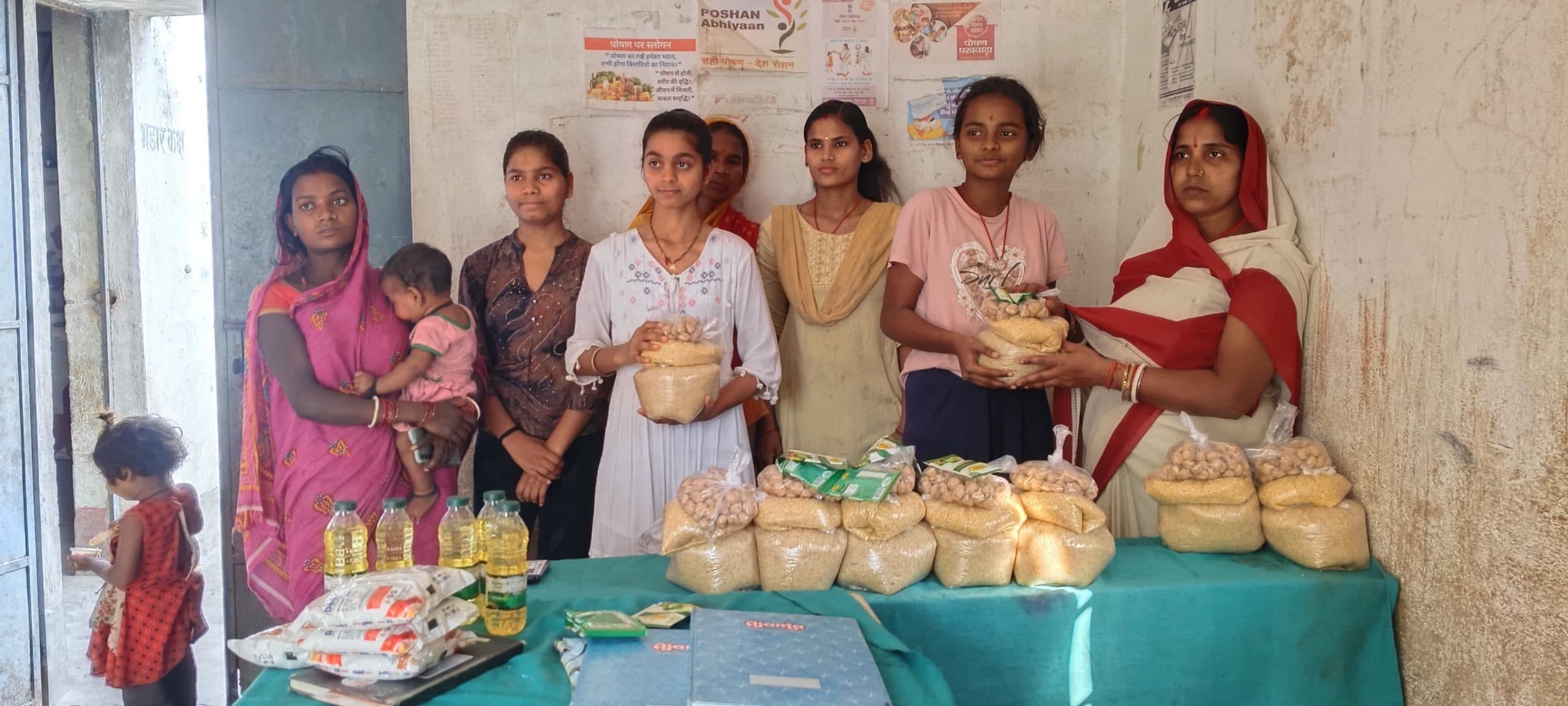 आंगनबाड़ी में लाभुकों के बीच टीएचआर का हुआ वितरण