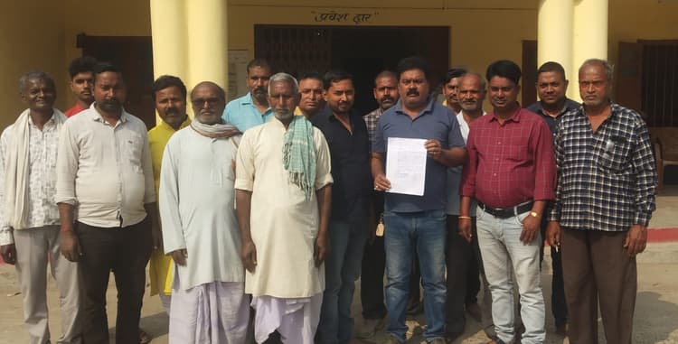 खाद्यान्न उठाव से वंचित प्रखंड के 38 डीलर, प्रशासन से लगायी गुहार