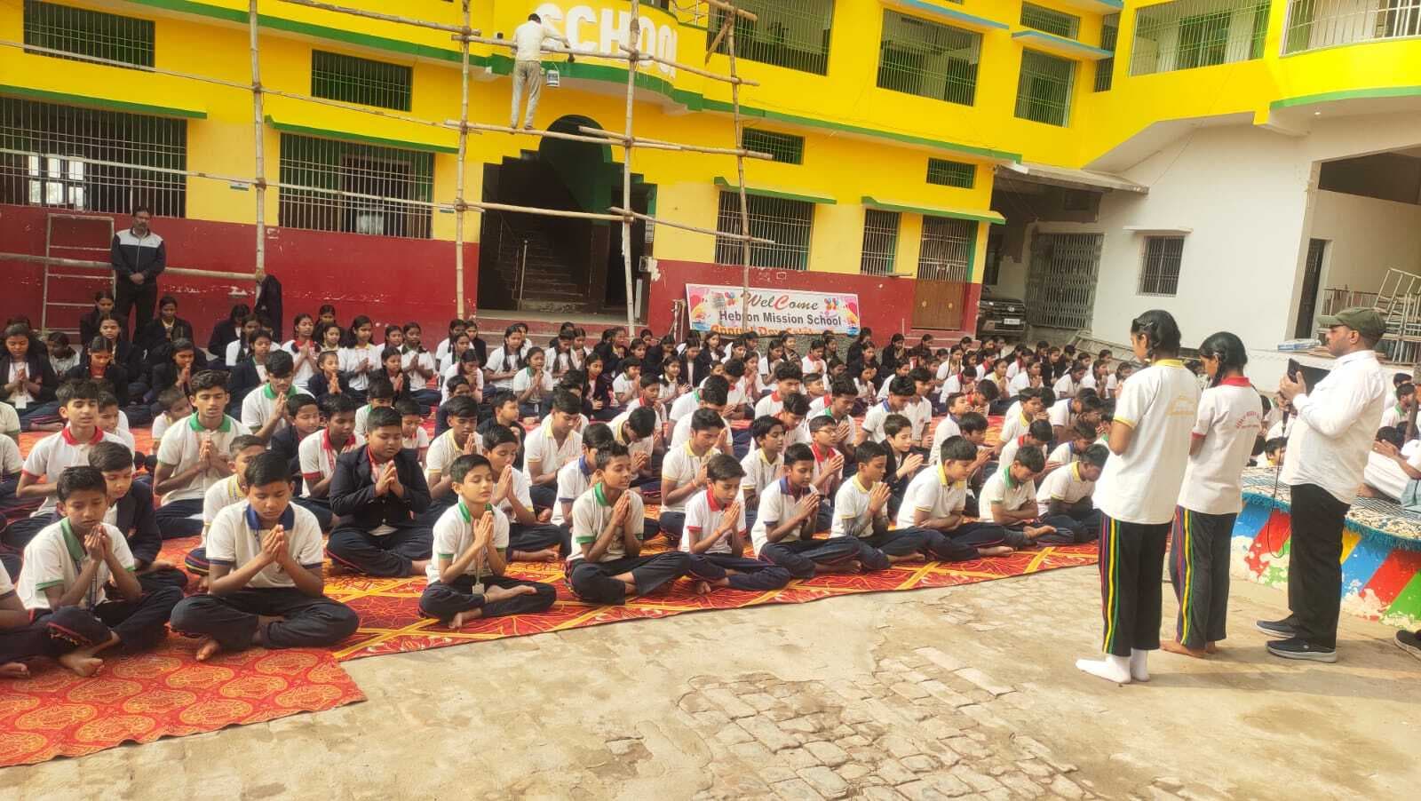 मोबाइल के लत से ग्रसित बच्चों के लिए त्राटक आसन कारगर : आचार्य सुरेश