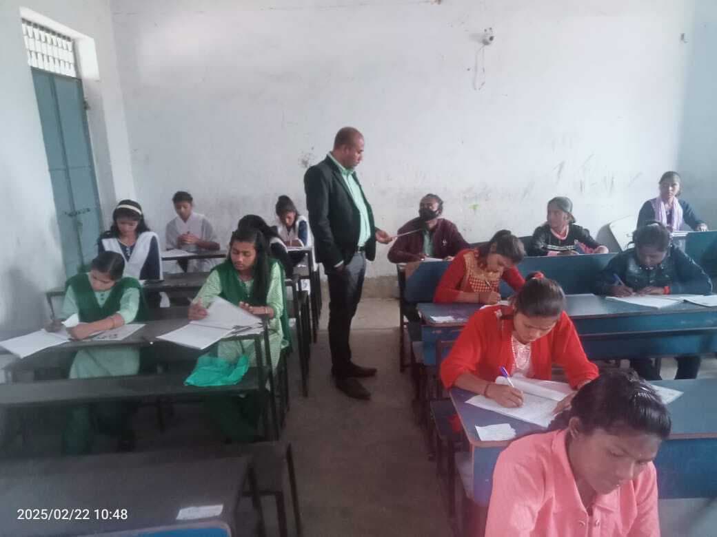 शांतिपूर्ण माहौल में हुई मैट्रिक की परीक्षा