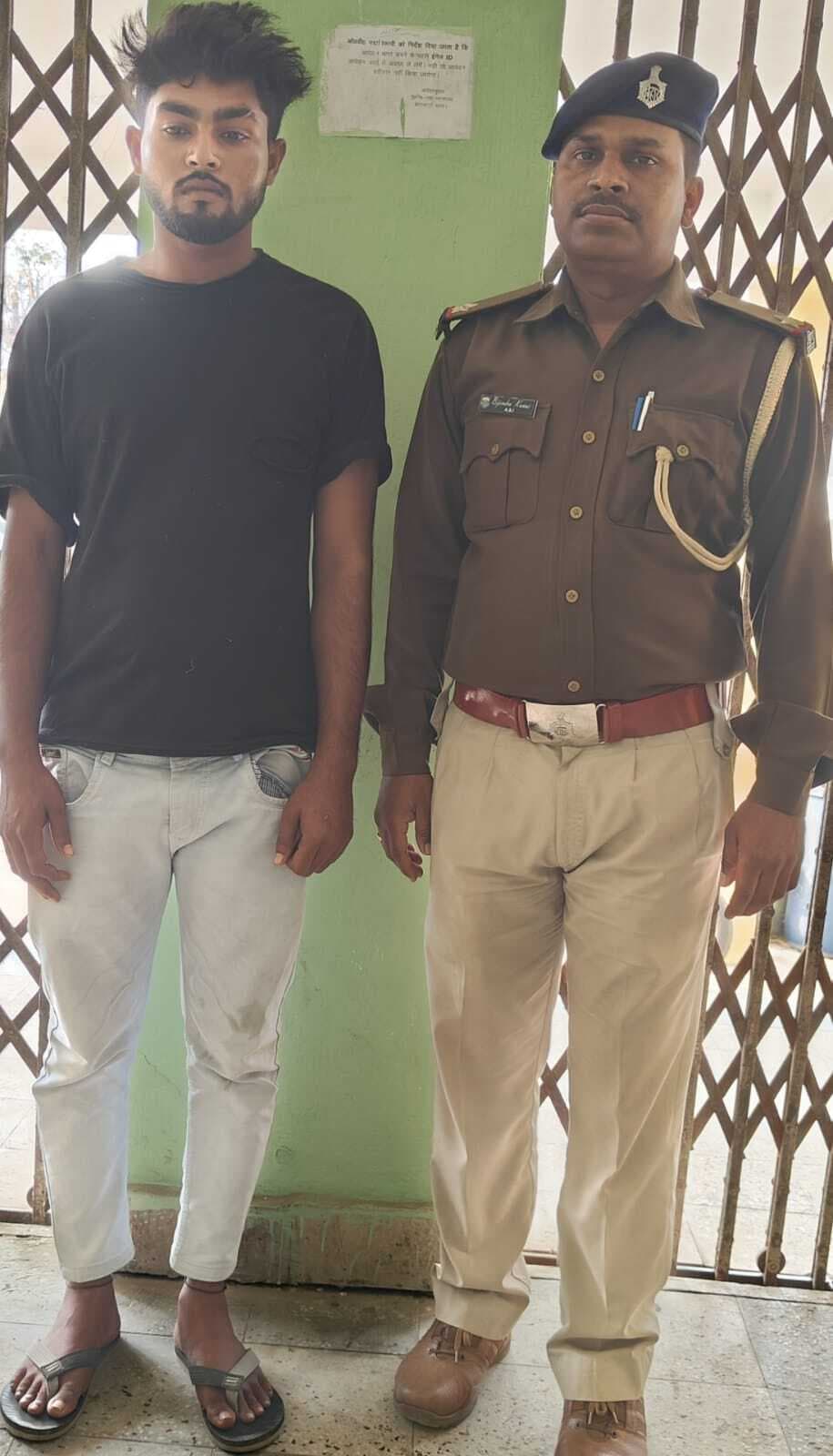 गजरागढ़ से वाहन जलाने का आरोपित गिरफ्तार