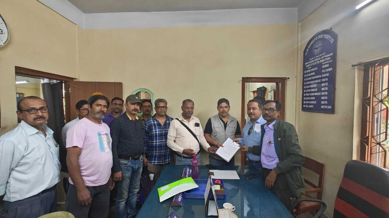 लेबर यूनियन ने बोर्ड ऑफ डायरेक्टर को सौंपा ज्ञापन