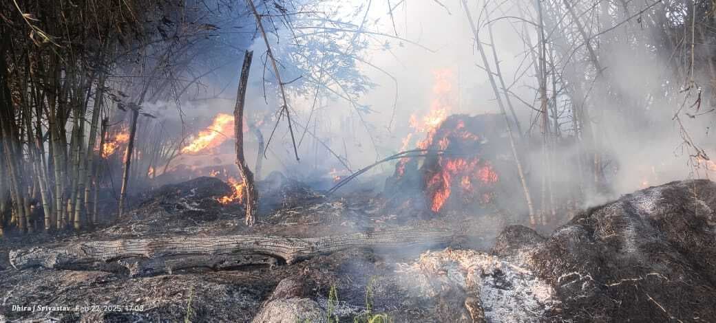 आग लगने से आधा दर्जन घर जले