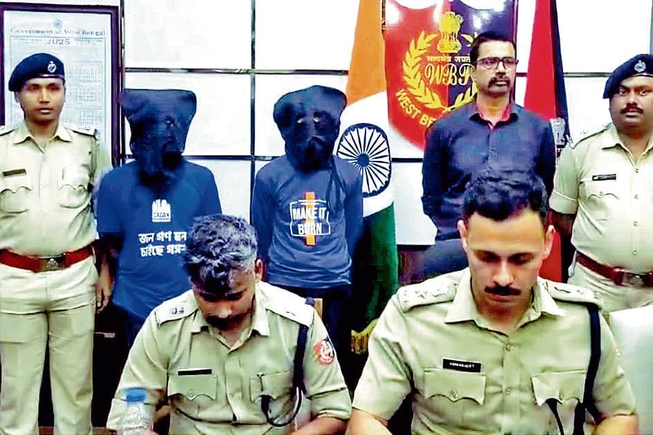 तिहरे हत्याकांड के 12 घंटों के अंदर दोहरी गिरफ्तारी, सामने आया अवैध संबंध का एंगल