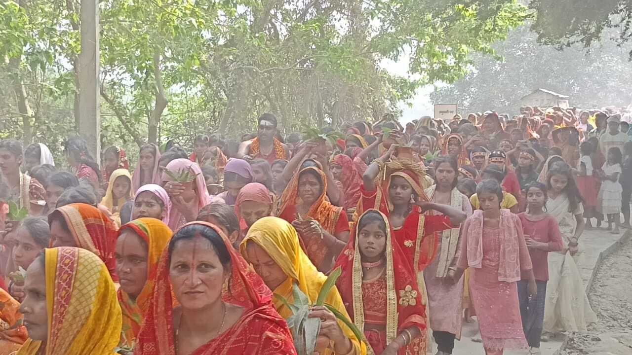 पांच दिवसीय शिव कथा को लेकर निकाली गयी कलश शोभायात्रा